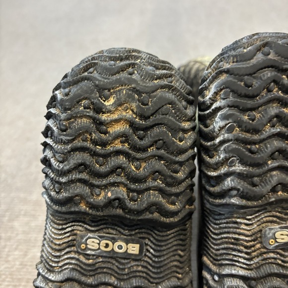 Bogs 30 Below Camo Boots Youth Size 4 Mossy Oak Mid Waterproof Hunting - Picture 8 of 10